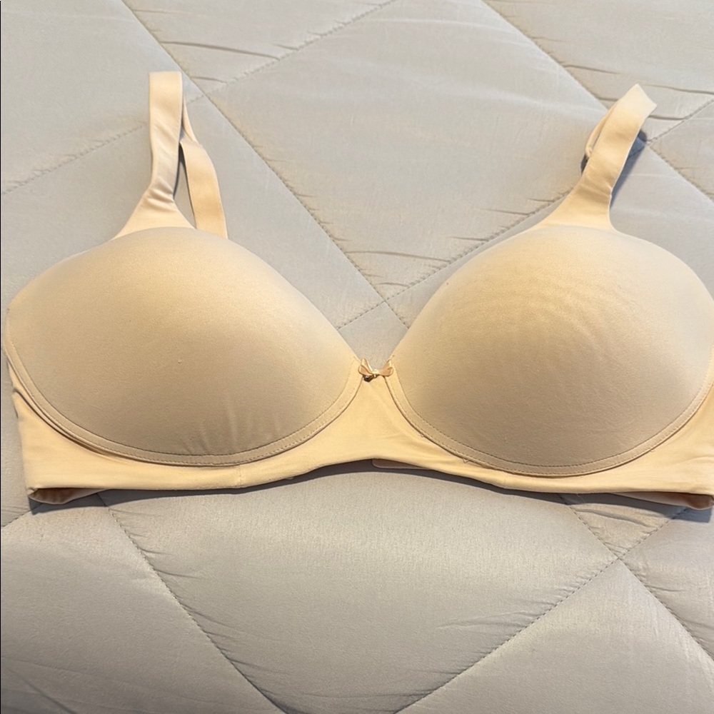 Soma, 36 DD, embraceable Wireless bra, beige.